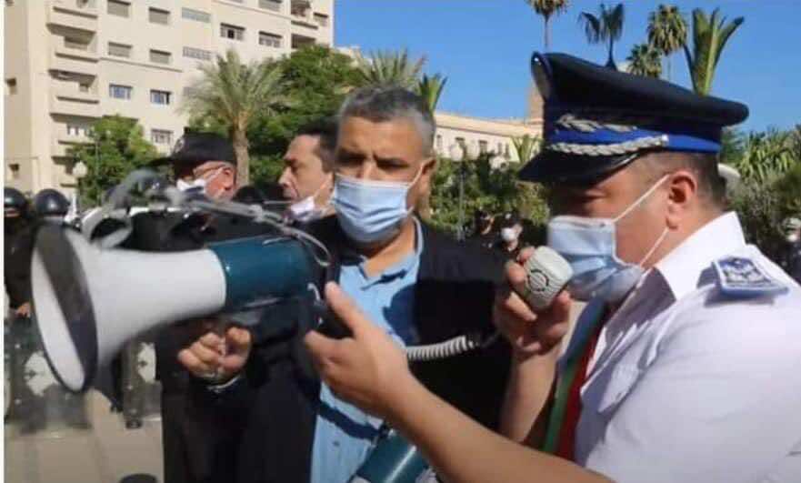 سلطات وجدة تتدخل لمنع وقفة احتجاجية ضد إجبارية جواز التلقيح