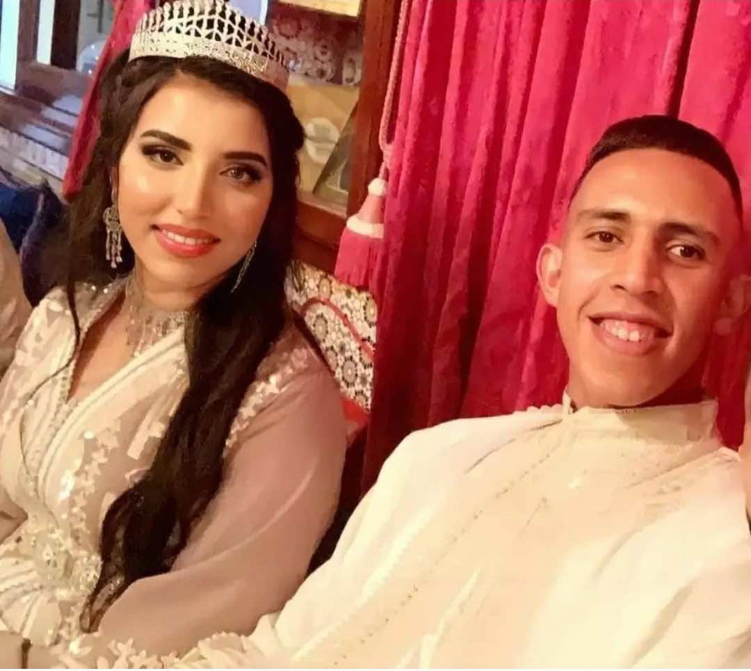 بالصور.. اللاعب سفيان رحيمي يستغل عودته إلى المغرب للاحتفال بخطوبته