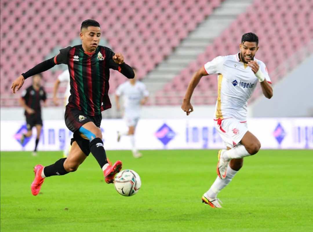 ملاكمة بين مدربي الجيش والوداد واللاعبين بعد انتهاء مباراة أمس
