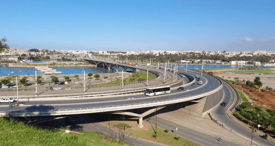 غلق محاور طرقية مؤدية من وإلى قنطرة الحسن الثاني بالرباط بدءا من الجمعة