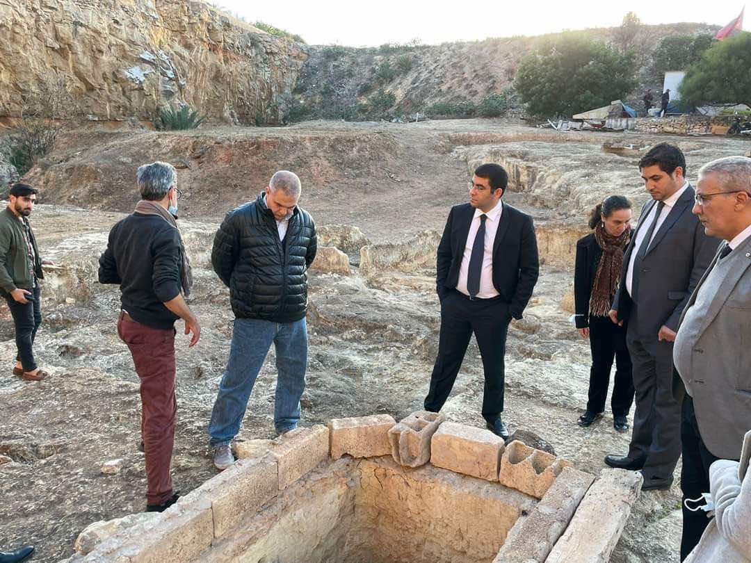 بنسعيد يزور الفضاء الأركيولوجي سيدي عبد الرحمان ويعد بفتح أبوابه للجميع