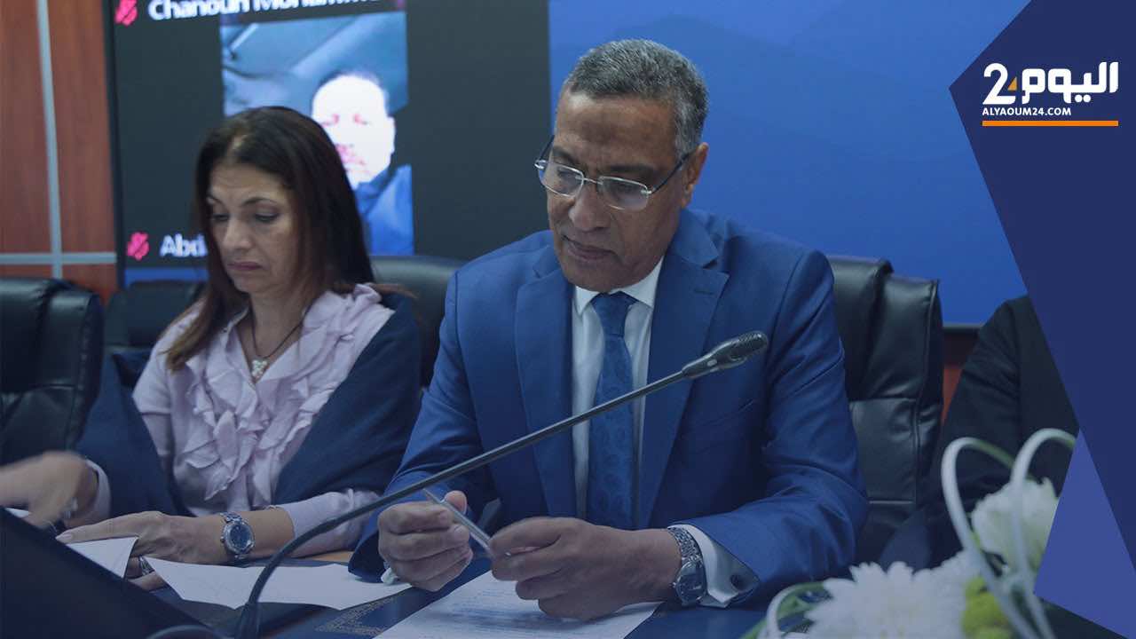موخاريق: البورجوازية المغربية "بخيلة" و75 في المائة من الضرائب يؤديها الأجراء