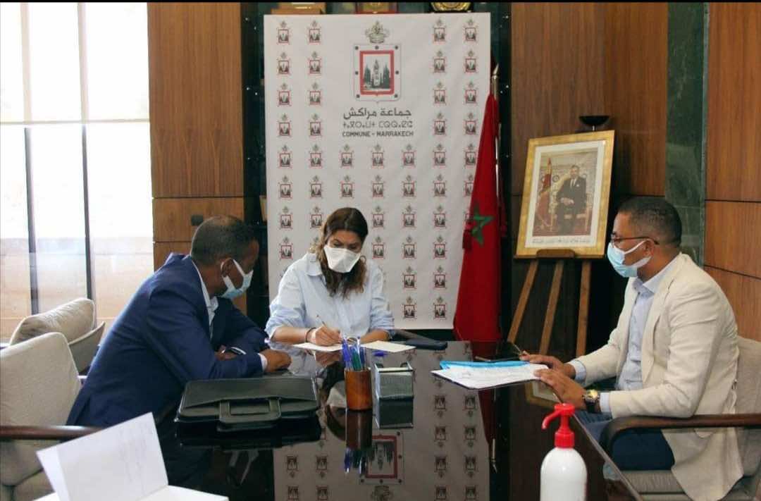 مجلس المنصوري يدعم الكوكب المراكشي بمليار و200 مليون سنتيم