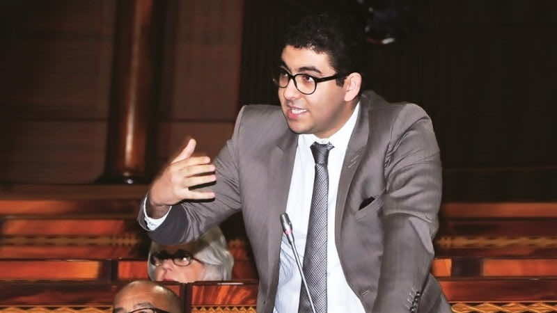 بن سعيد يتعهد بتعزيز الحماية الاجتماعية للفنانين وخلق مناصب شغل للشباب