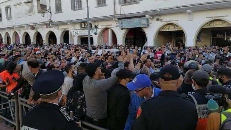 الغضب من "جواز التلقيح" يتواصل ودعوات جديدة للاحتجاج ضده