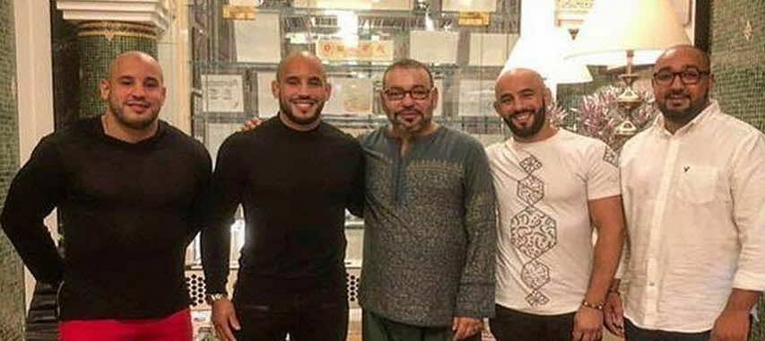 الملك محمد السادس يمنح الجنسية المغربية لصديق الإخوة زعيتر