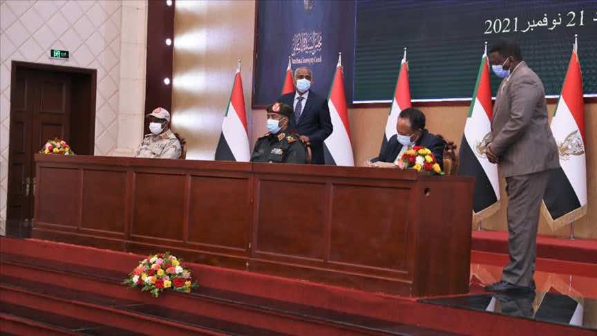 انتهاء أزمة السودان.. البرهان وحمدوك يوقعان اتفاقا سياسيا