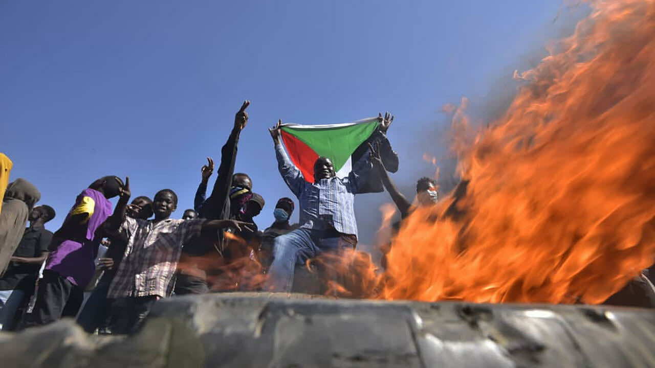 السودان يفرج عن مدير مكتب الجزيرة بعد يومين من توقيفه