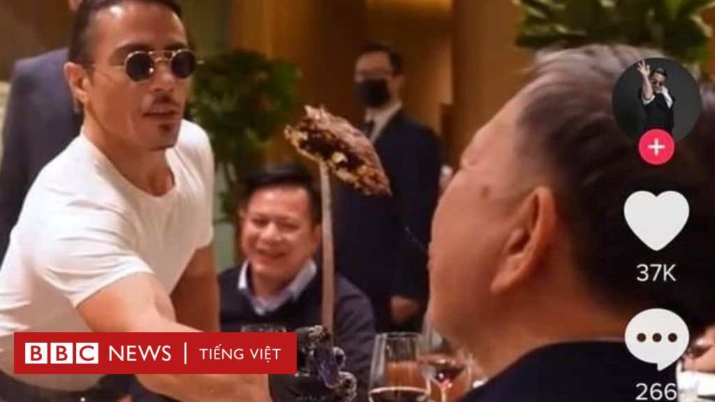 مقطع فيديو لوزير يأكل قطعة لحم ملفوفة بورق الذهب يثير انتقادات واسعة في فيتنام