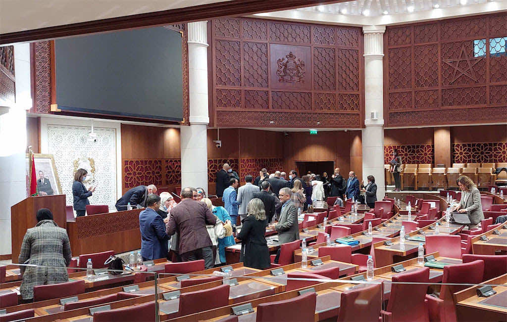 "بلوكاج" في لجنة برلمانية لمنع نائب من "البيجيدي" من الكلام... ورئيس اللجنة يهدده بـ"البوليس"