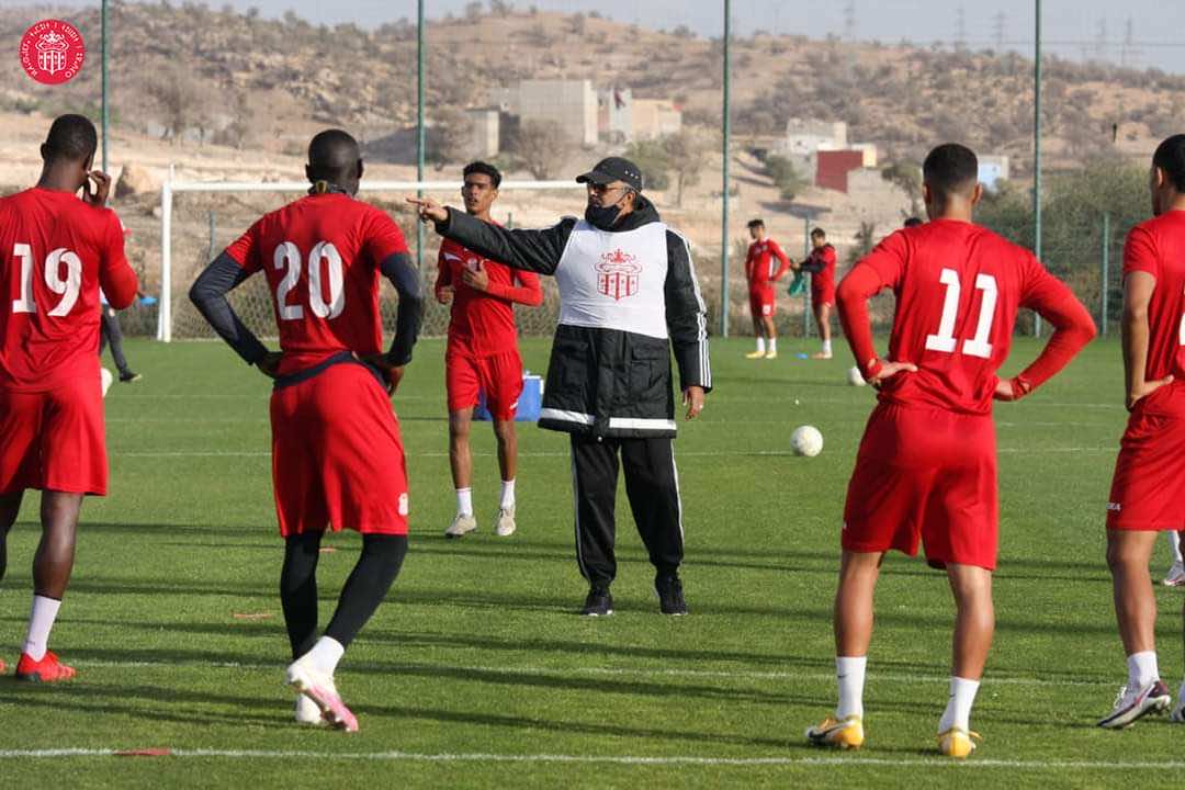 شركة إماراتية تطرح عرضا لشراء حصة من فريق حسنية أكادير
