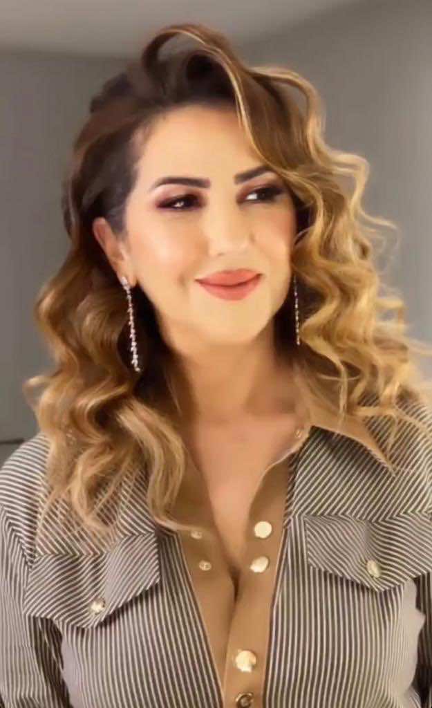 مصممة الأزياء سميرة حدوشي في إسرائيل ضمن مسابقة "ملكة جمال الكون"