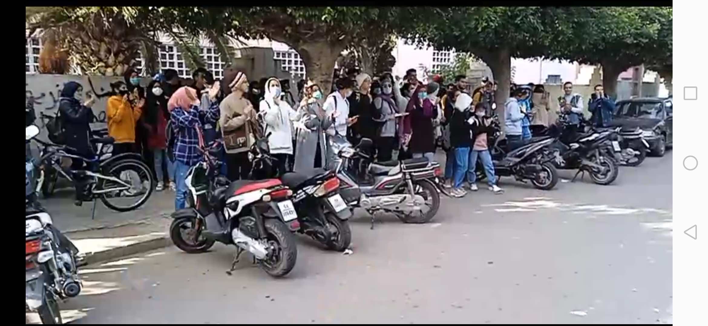 طلبة أقسام تحضيرية بآسفي يحتجون