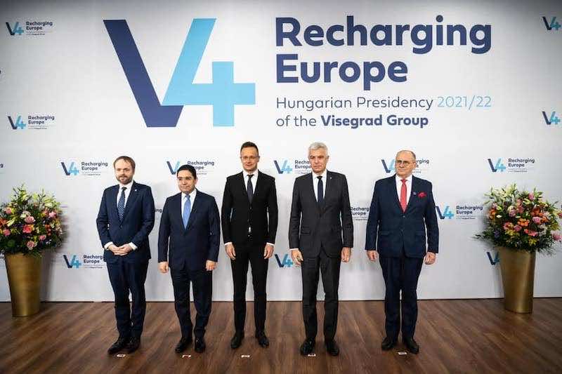 دول مجموعة "فيسغراد" تبحث "تعاونا في الهجرة" مع المغرب.. بوريطة: يتعين على أوربا أن تهتم في المقابل بانتظارات شركائها