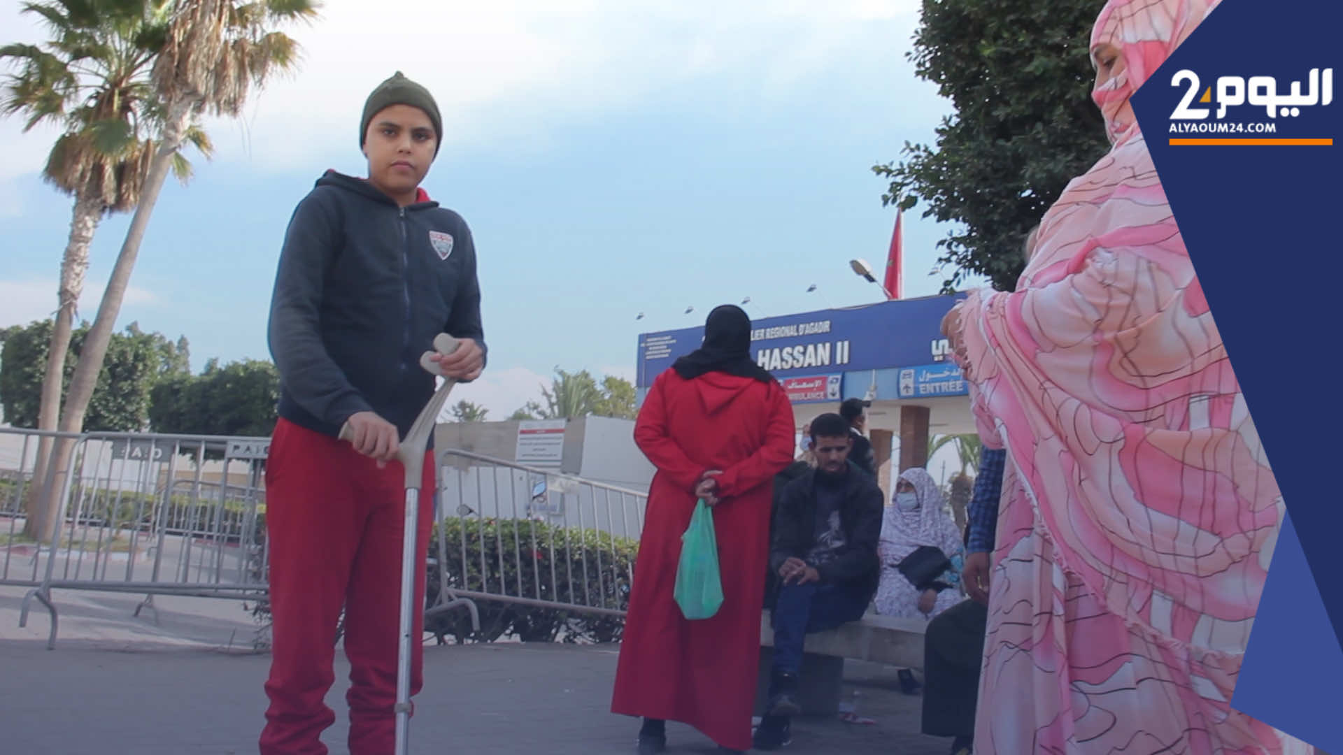 طفل أصيب بشلل جراء تلقيه لقاح كوفيد يغادر المستشفى بعد تعافيه