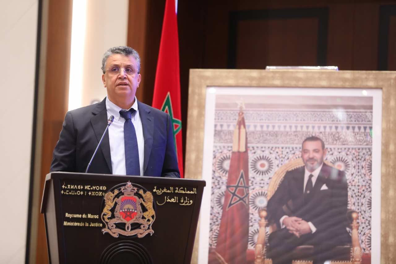 وهبي يعلن عن مشروع قانون لرقمنة إجراءات التقاضي في الملفات الجنائية والمدنية بما فيها التبليغ الإلكتروني
