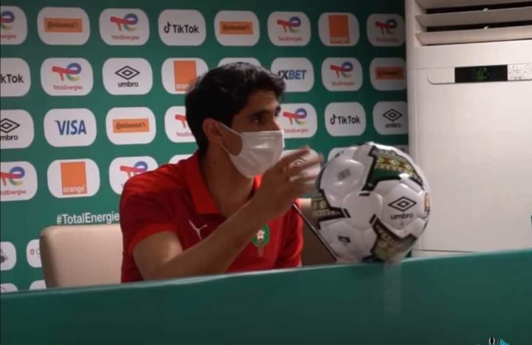 الحارس المغربي بونو يرفض استخدام غير اللغة العربية في ندوة صحفية بكأس " الكان"