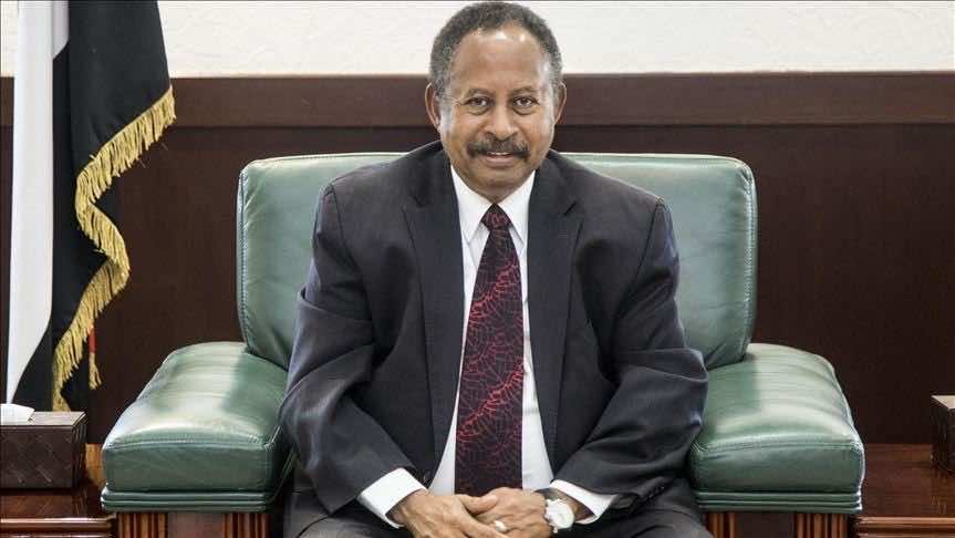 رئيس الوزراء السوداني يعلن استقالته في نهاية يوم من الاحتجاجات الدامية