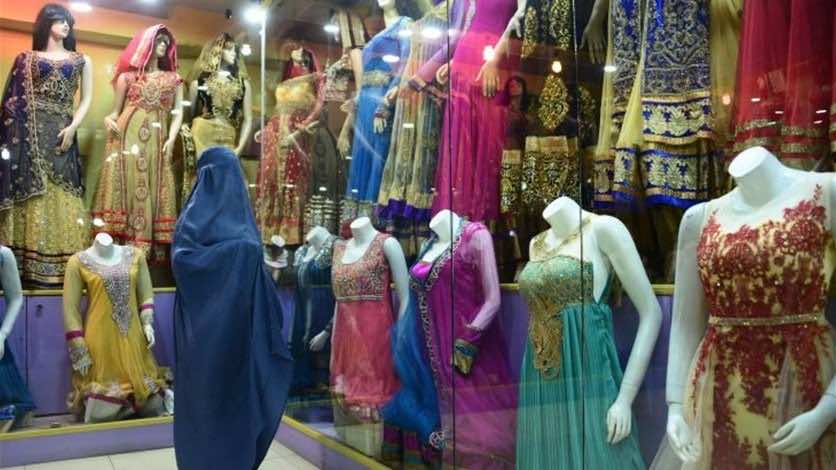 طالبان تطلب من بائعي الملبوسات قطع رؤوس دمى العرض