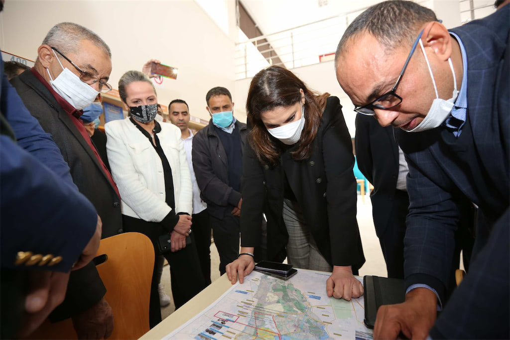 عمدة مراكش تقف على مشاريع إعادة تأهيل أفقر المناطق بمقاطعة النخيل الراقية بمراكش