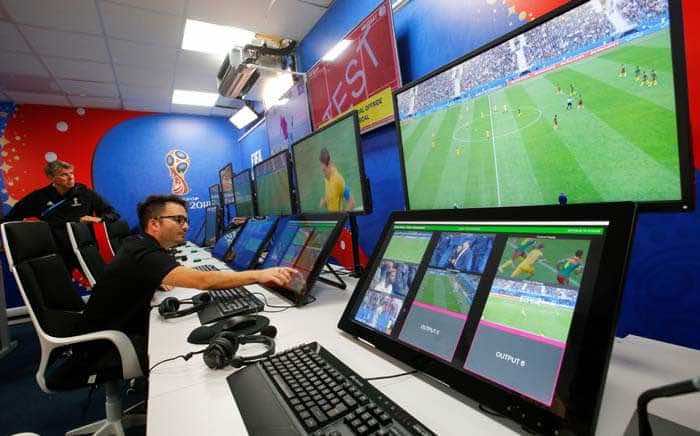 "فيفا" تعتمد "الفار" خلال المباريات الفاصلة لتصفيات كأس العالم قطر 2022