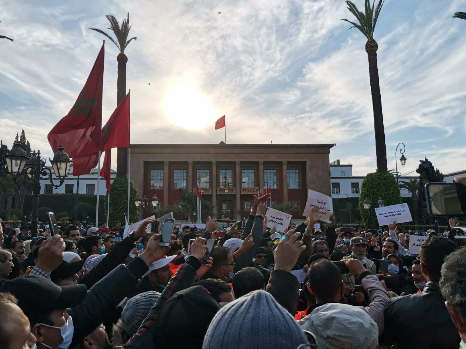 مظاهرة حاشدة بالرباط جراء أزمة الأسعار (صور وفيديو)