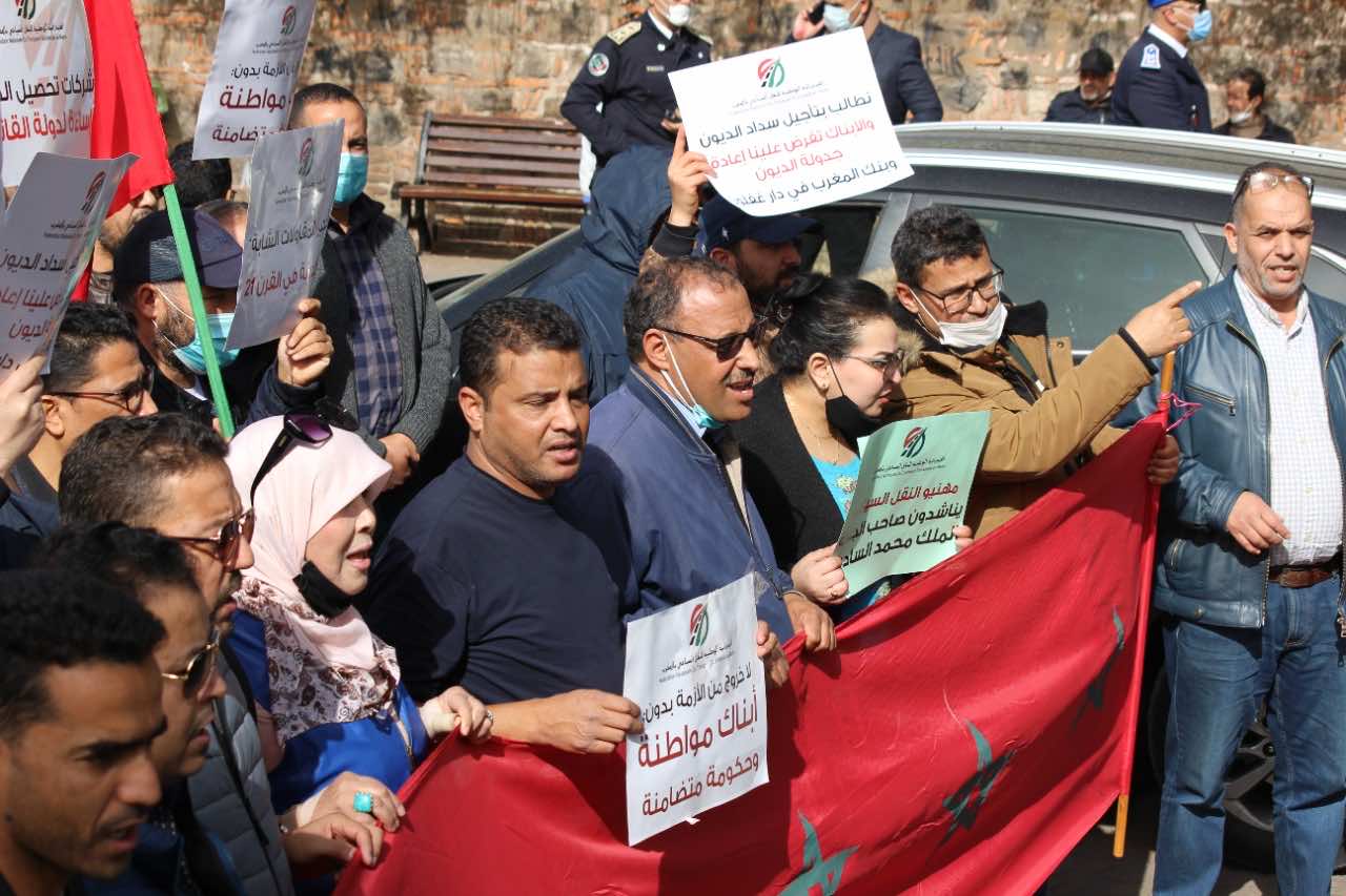 عمور تعد مهنيي النقل السياحي بتجميد الديون وعدم حجز سياراتهم وتحمل الدولة الفوائد