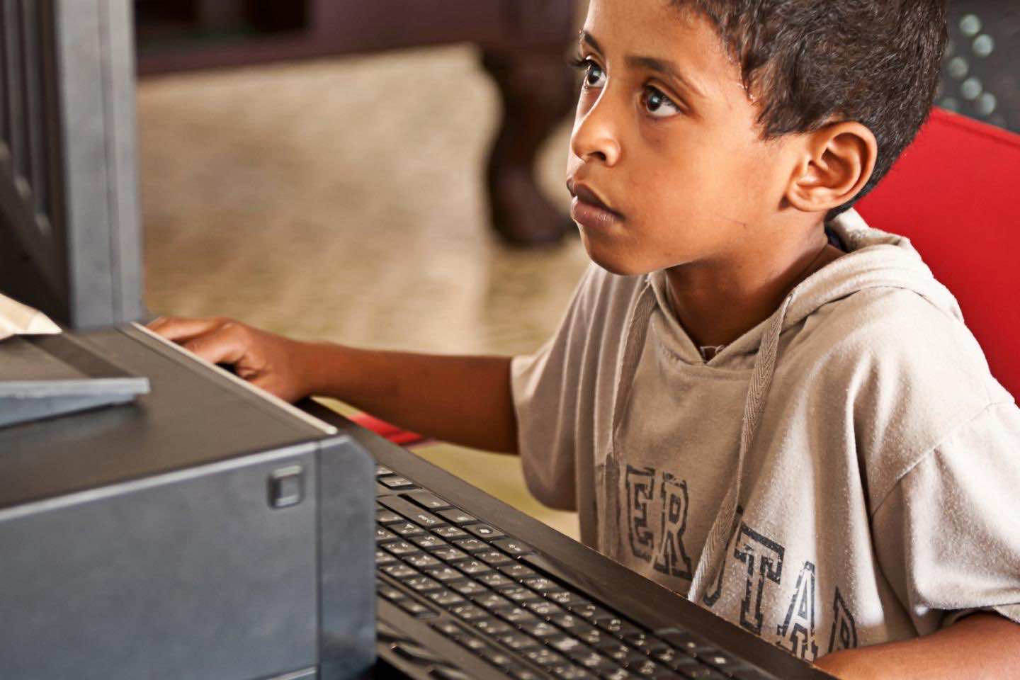 هل يمكن رفع دعوى ضد الدولة بسبب حوادث التعليم عن بعد؟ (اجتهاد للوكالة القضائية)