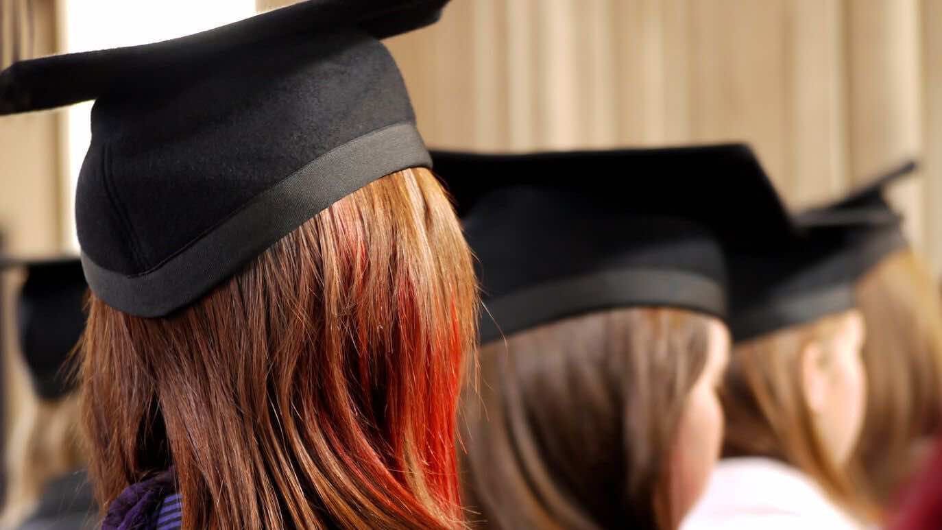 توقيف طالبة بجامعة بني ملال يشتبه في قيامها بتصوير زميلاتها في أوضاع مخلة بتنسيق مع أستاذ