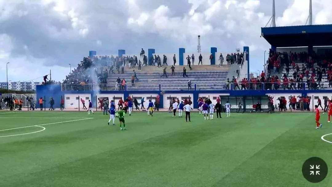 معاقبة جماهير النادي المكناسي وجمعية المنصورية جراء أعمل الشغب 
