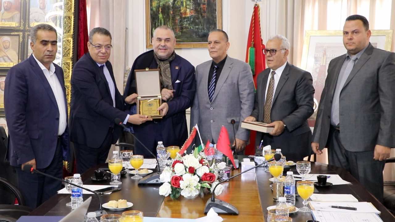 الشركات المغربية تبحث عن موطئ قدم في ليبيا رغم تدهور وضعها السياسي