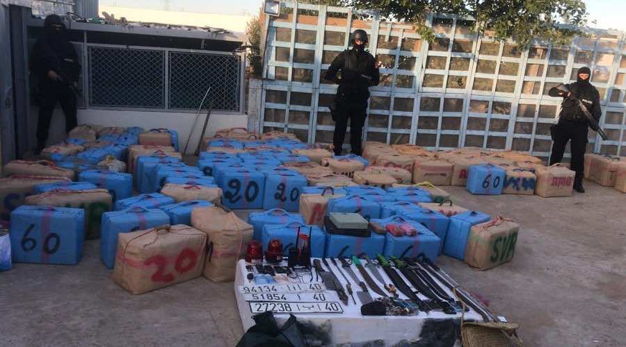 عشر سنوات سجنا في حق سائق شاحنة ضبط على متنها 12 طنا من المخدرات