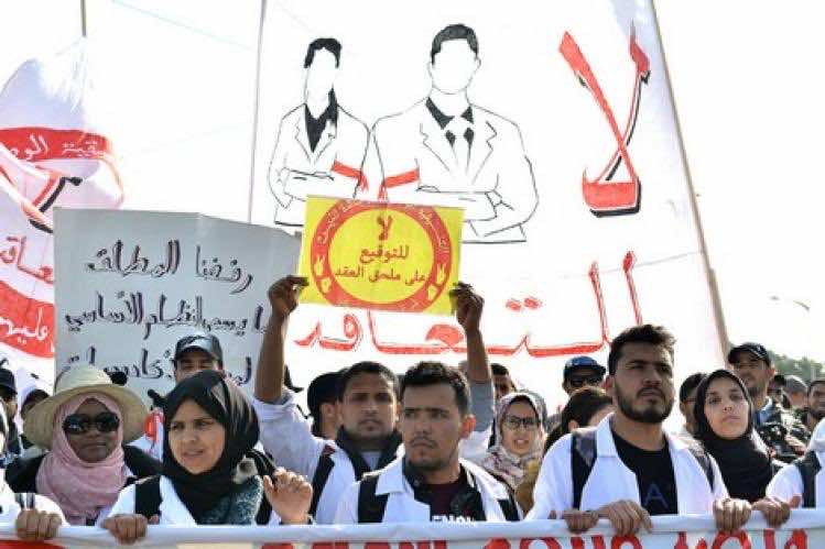 الأساتذة المتعاقدون يقررون تمديد إضرابهم احتجاجا على قمعهم ومتابعة 25 منهم
