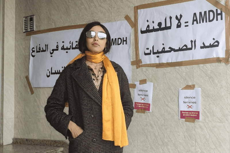 المشتكية بالصحفي عمر الراضي تطلب من المحكمة الزيادة في مبالغ تعويضاتها