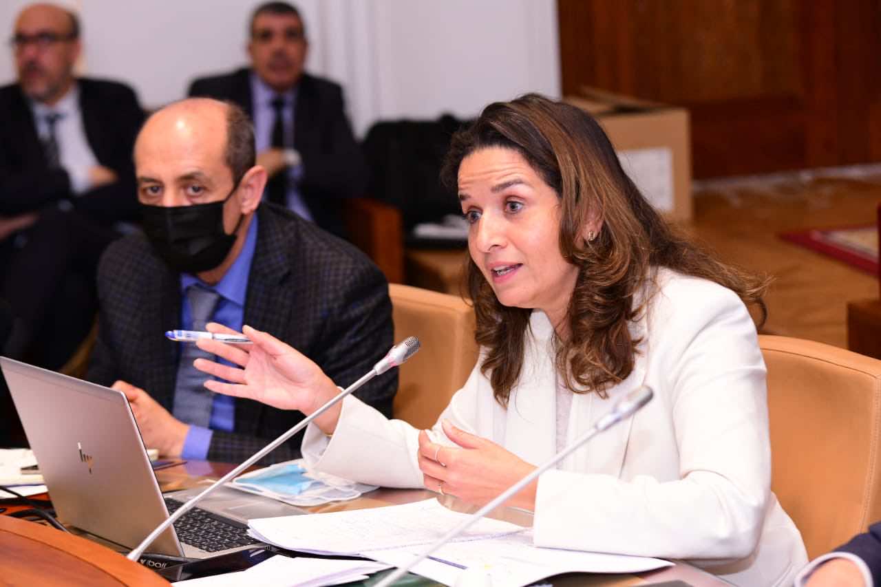 وزيرة الطاقة تدعي أن شركات المحروقات أصبحت تبيع بالخسارة؟؟