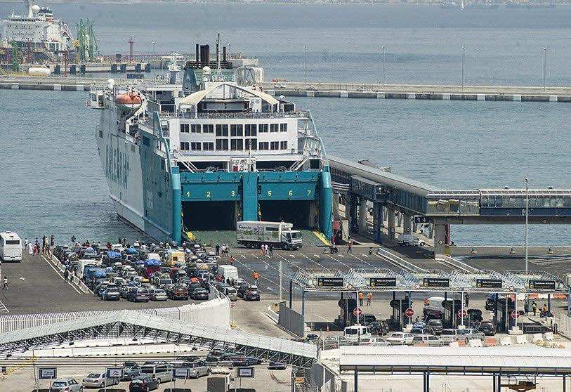 وزارة الصحة تكشف شروط ولوج المغرب عبر الموانئ وتخير المسافرين بين الإدلاء بجواز التلقيح أو بفحص pcr