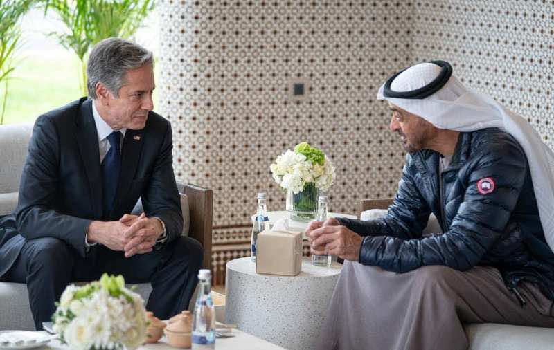 موقع أمريكي يكشف أن بلينكن قدم اعتذاره لولي العهد الإماراتي في لقاء بالرباط عن ضعف رد بلاده تجاه قصف الحوثيين