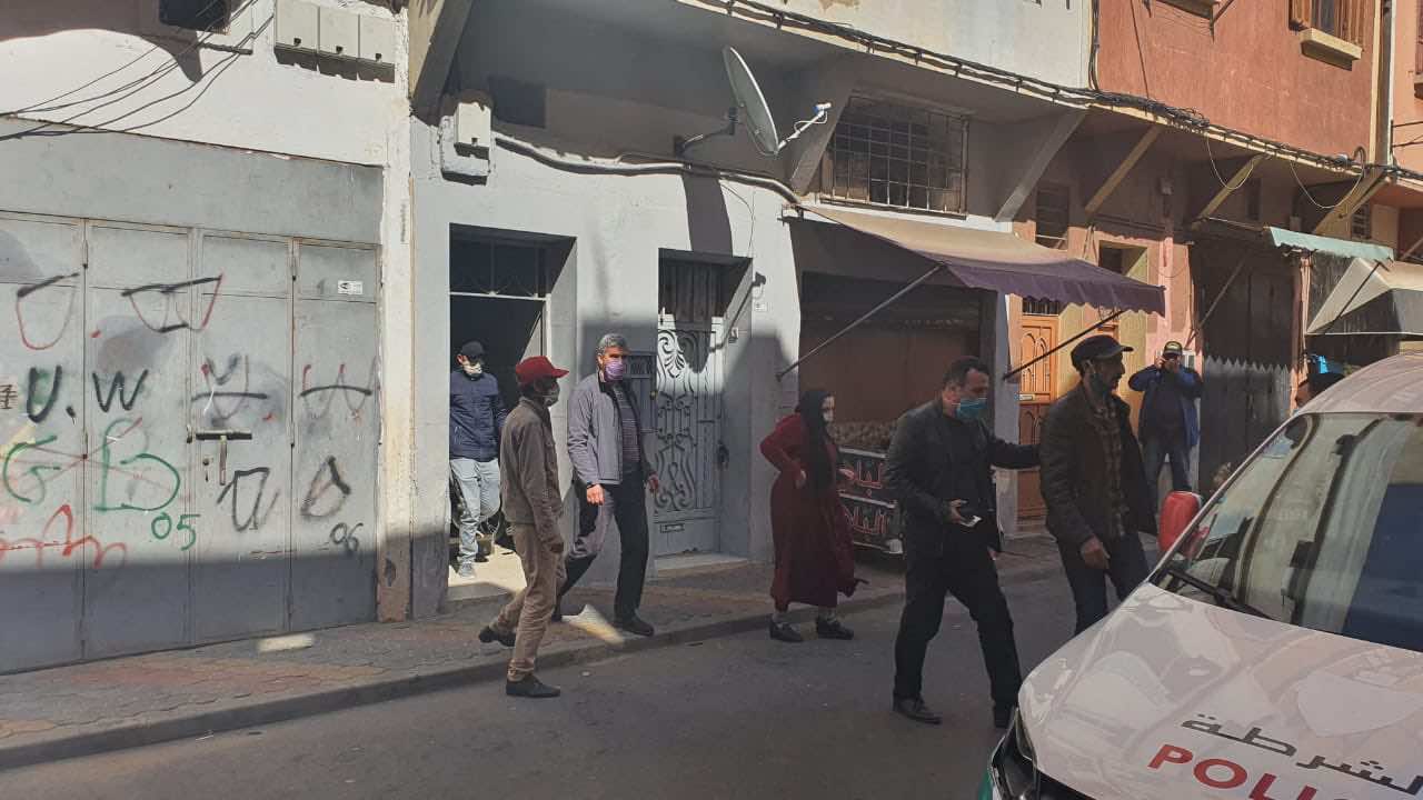 وكيل الملك بإنزكان يحضر مداهمة منزل لتوقيف مطلوبين دون نتيجة