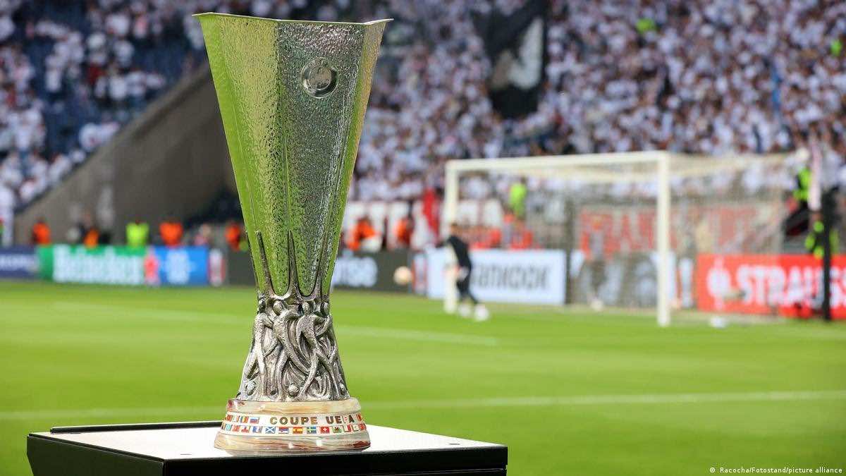 الدوري الأوربي: آينتراخت الألماني لتحقيق لقبه الثاني ورينجرز الاسكتلندي للظفر بالكأس للمرة الأولى