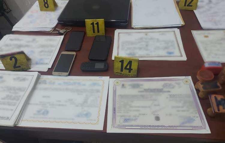 الأمـن يفكك خلية لتزوير شواهد ودبلومات تنشط وسط نادي للأنترنيت بأكـادير