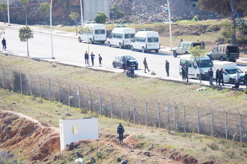 جثتان عالقتان بمليلية رغم فتح معبر المدينة المحتلة