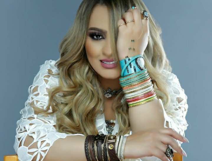 زينة الداودية تحيي نصف نهائي للا العروسة