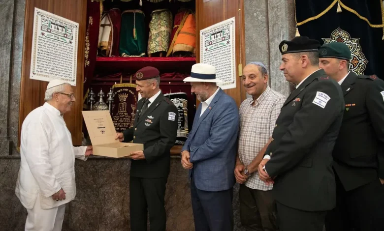 رئيس الأركان الإسرئيلي يلتقي شخصيات يهودية ويزور مقبرة وكنيس بمراكش