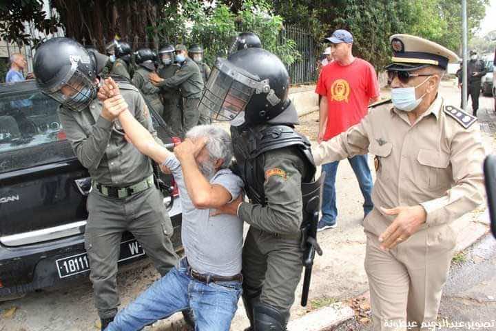 السلطات تفرق بالقوة وقفة "النهج الديمقراطي" المحتجة على منع انعقاد مؤتمره الوطني