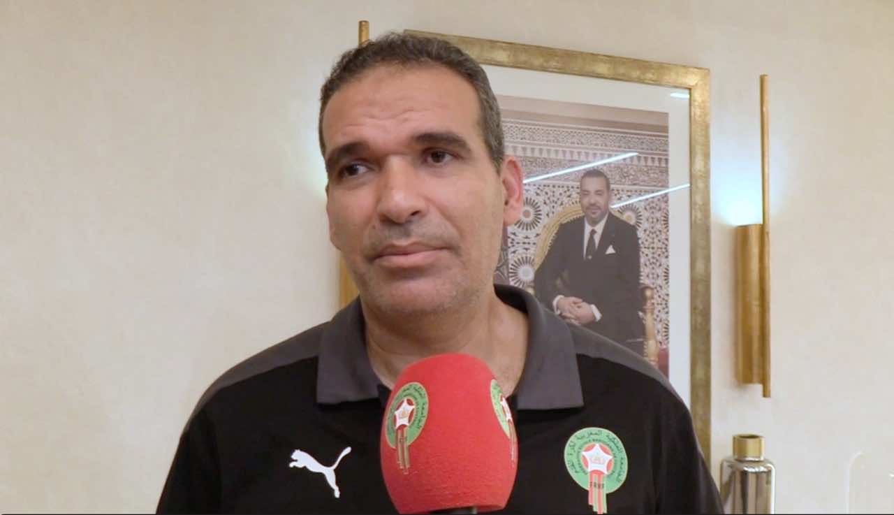 هشام الدكيك يحكي معاناته السابقة وينوه بلاعبي المنتخب بعد تحقيق اللقب العربي
