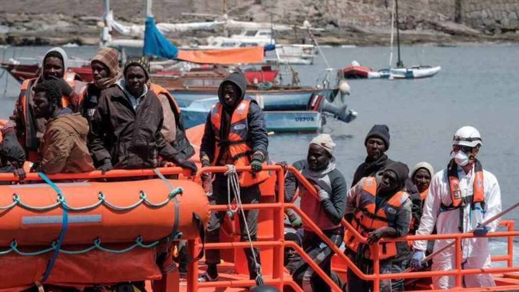 استمرار تدفق المهاجرين يثير شكوك الإسبان بشأن فعالية مراقبة المغرب لحدوده