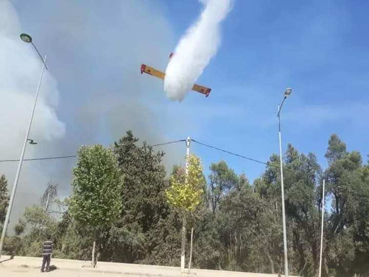 تطورات حريق إكاون... طائرات "كنادير" تطوق النيران