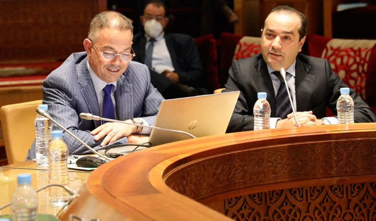 لقجع: نحو 73 بالمائة من الضريبة على الدخل يتحملها المأجورون