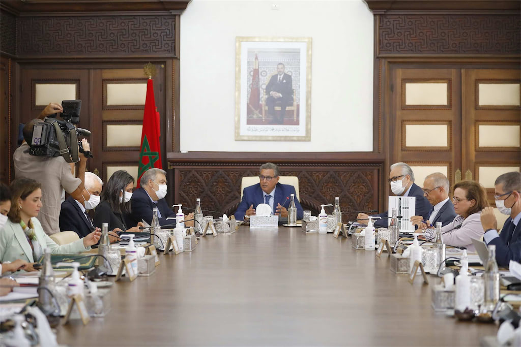 أخنوش يترأس اجتماعا بحضور لفتيت والحجوي لتسريع إخراج السجل الاجتماعي الموحد إلى حيز الوجود