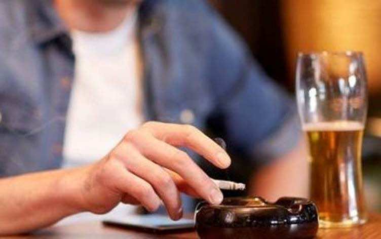 التدخين والكحول من أهم مسببات السرطان عالميا (دراسة)